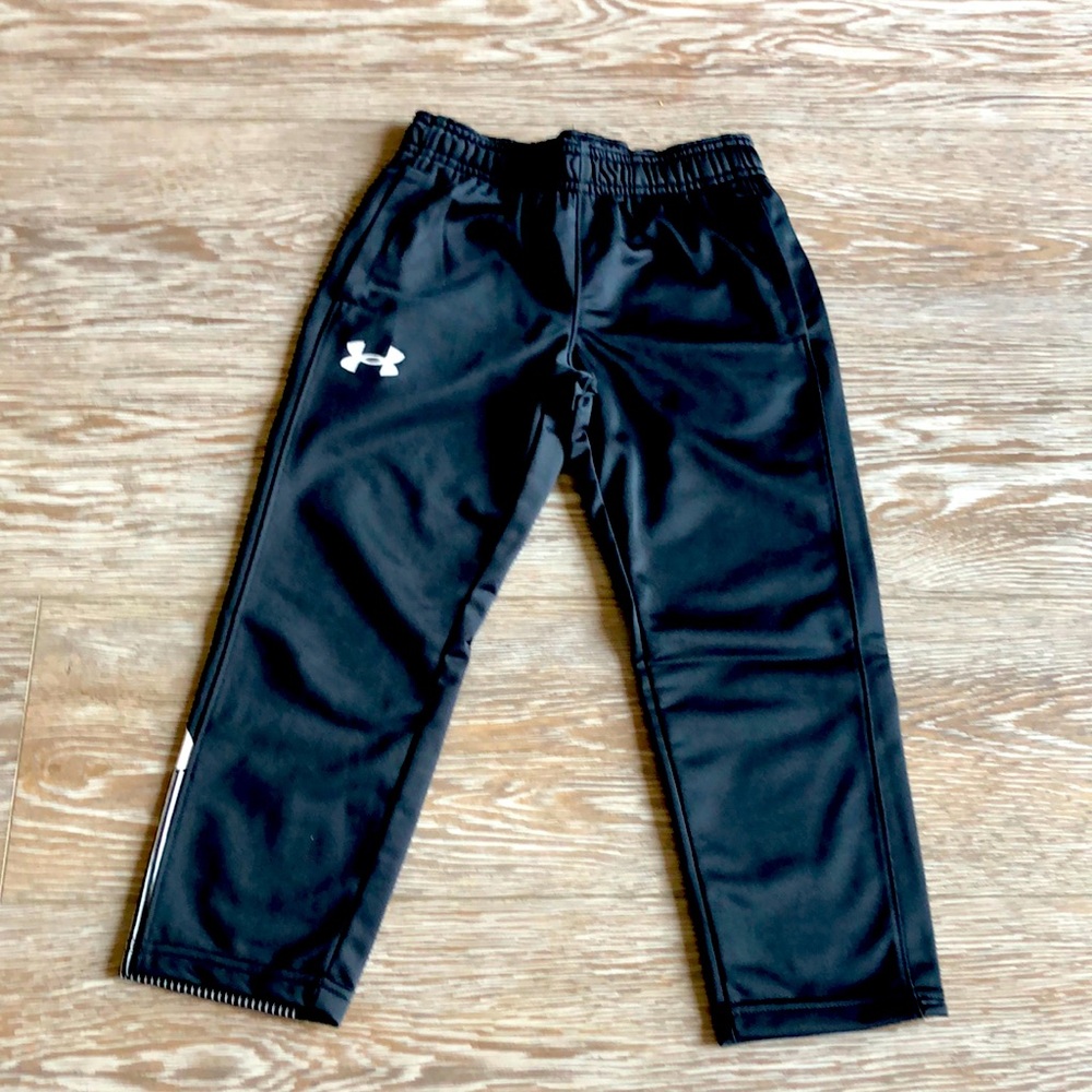 Boys Under Armor Big Logo Tapered Sweatpants - Size 4